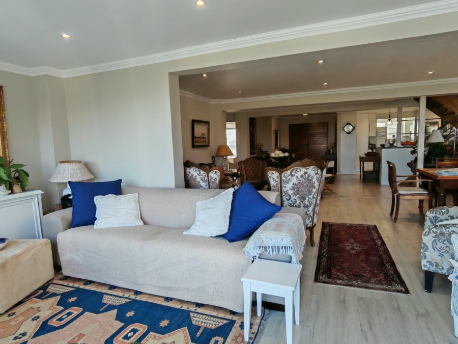 4 Bedroom Property for Sale in Herolds Bay Western Cape